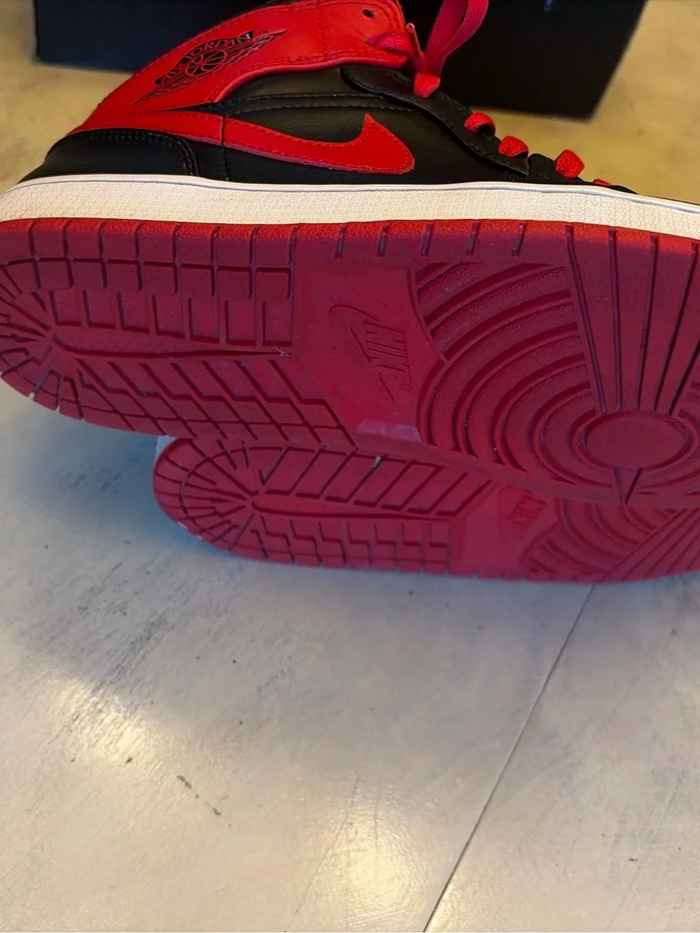 Mens Air Jordan Retro 1 Mid 